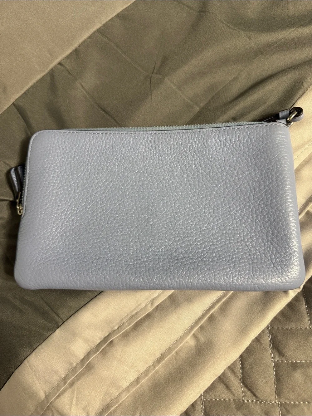 COACH Light Blue Pebbled Leather Wristlet Clutch with Gold Logo - Picture 4 of 8